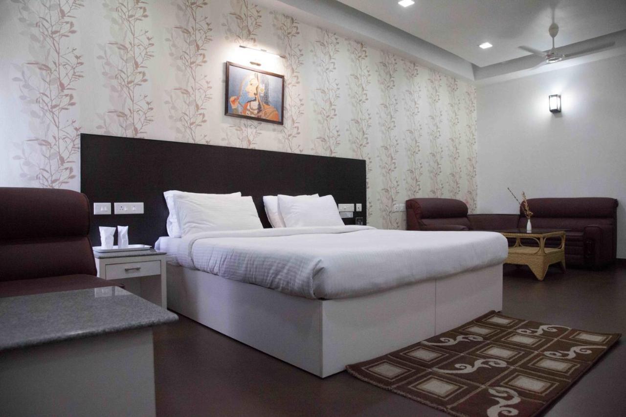 Hotel Central Park Sziliguri Szoba fotó