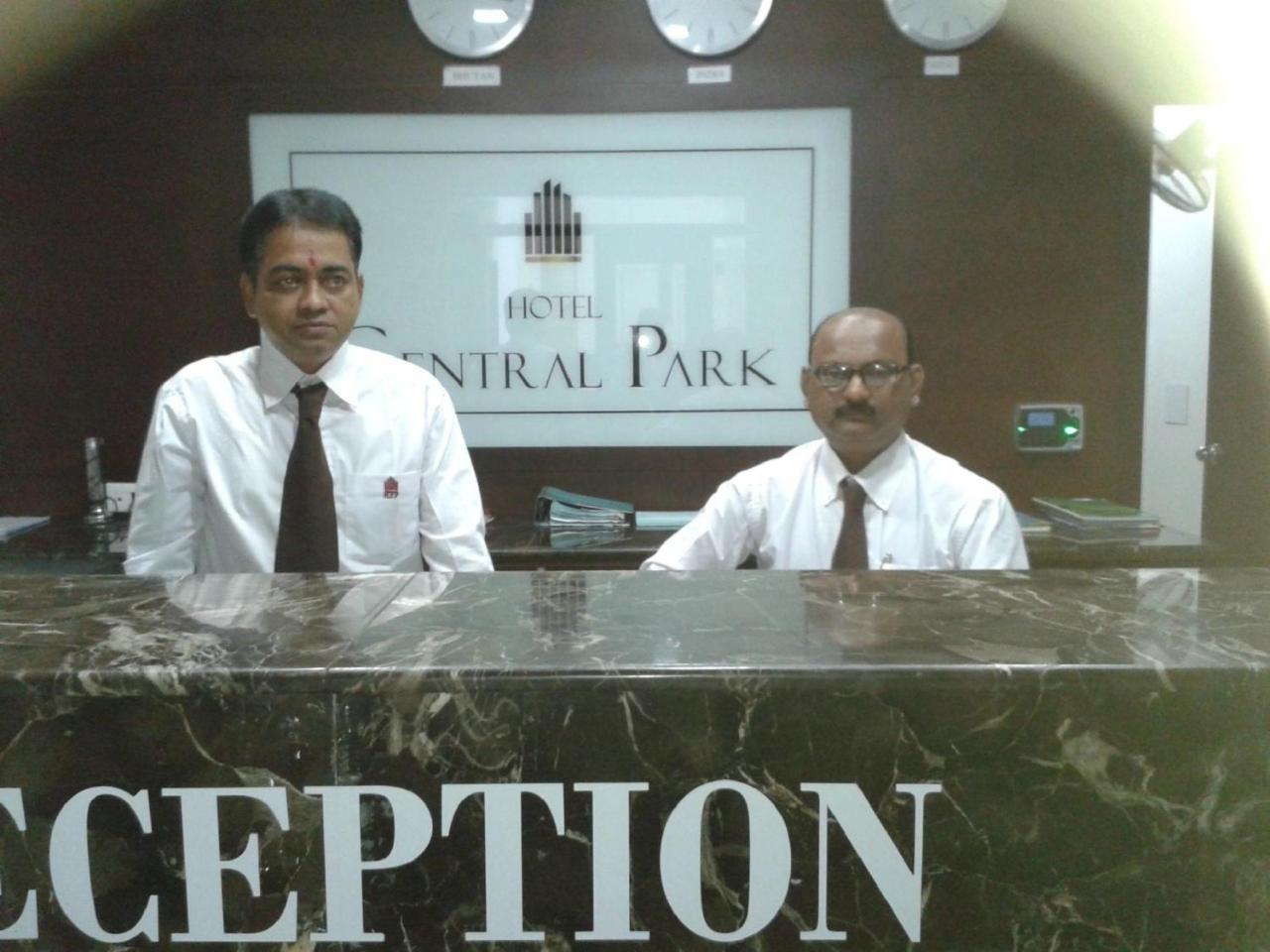 Hotel Central Park Sziliguri Kültér fotó