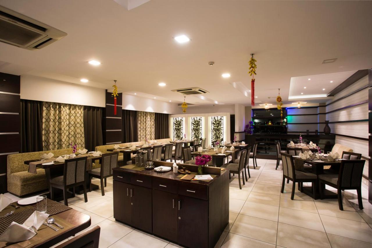 Hotel Central Park Sziliguri Kültér fotó