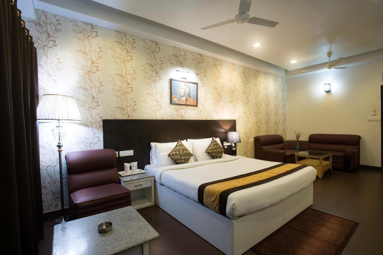 Hotel Central Park Sziliguri Kültér fotó